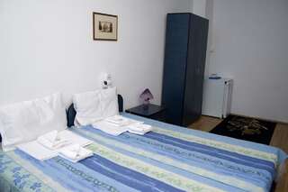 Хостелы Hostel Formenerg Бухарест Двухместный номер с 2 отдельными кроватями-2